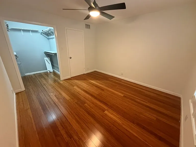 300 Crockett St #127 — Photo 7