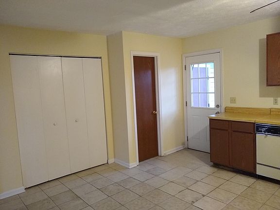 4th image of 226 Carroll Dr