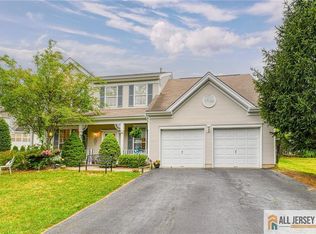 17 Hyde Park Dr, East Brunswick, NJ 08816