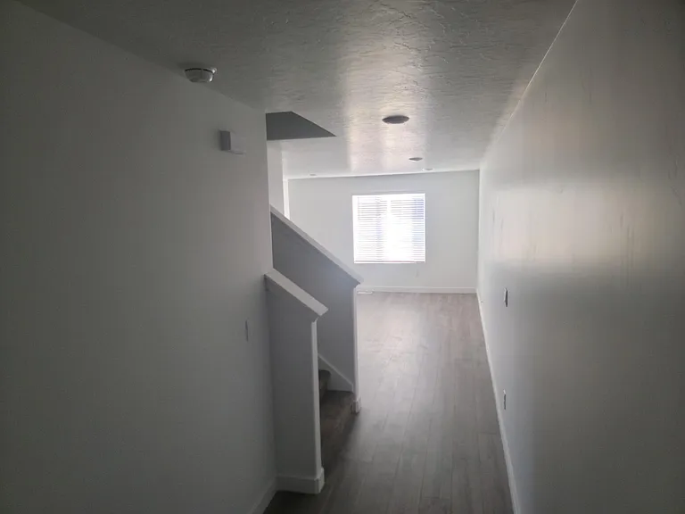 32 N Wayne Way — Photo 4