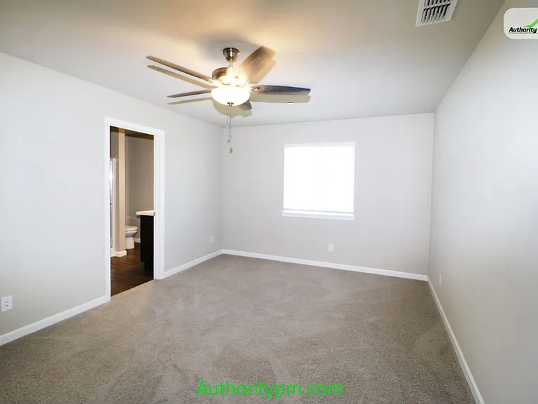 844 Mission De Oro Dr #B — Photo 8