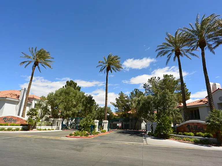 7605 Rolling View Dr #101 — Photo 35