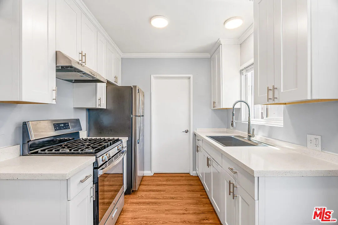 1 bed, 1.0 bath, 1078 sqft, $2,000 — Photo 3