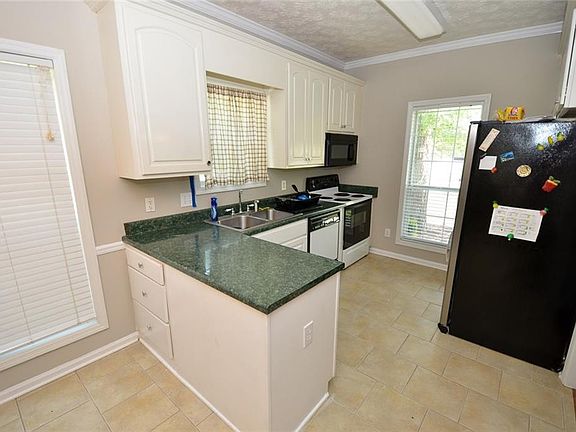 5th image of 1664 S Camden Ct