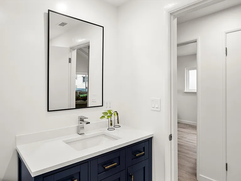 211 Cypress St #1/2 — Photo 16