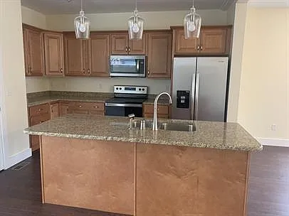 3 bed, 2.5 bath, 1532 sqft, $2,375 — Photo 2