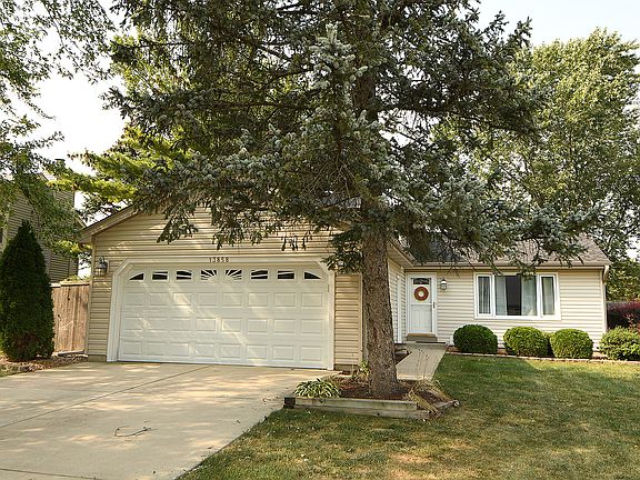 3rd image of 13858 Rockbluff Way