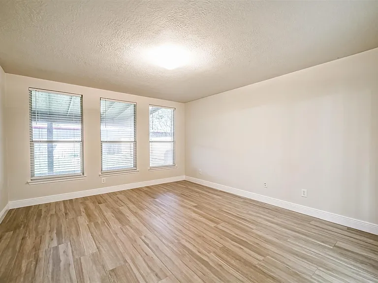 4822 Mosaic Canyon Ct — Photo 17