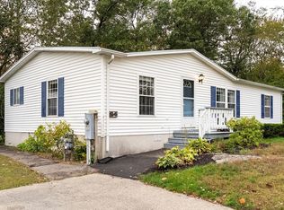 94 Leisurewoods Dr, Rockland, MA 02370