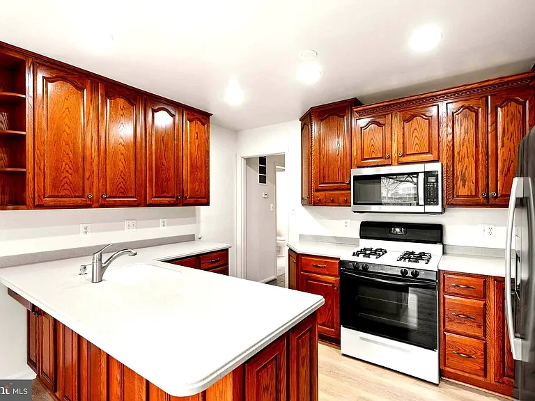 7109 Davis Ct — Photo 15