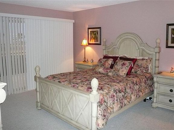 2nd image of 3939 Ocean Dr APT 205C