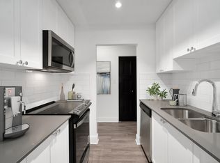 3255 Cook St, Saanich, BC V8X 1A4