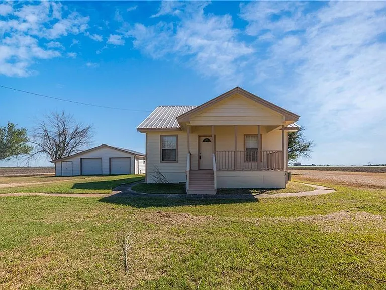 13817 Abrahamson Ct — Photo 1