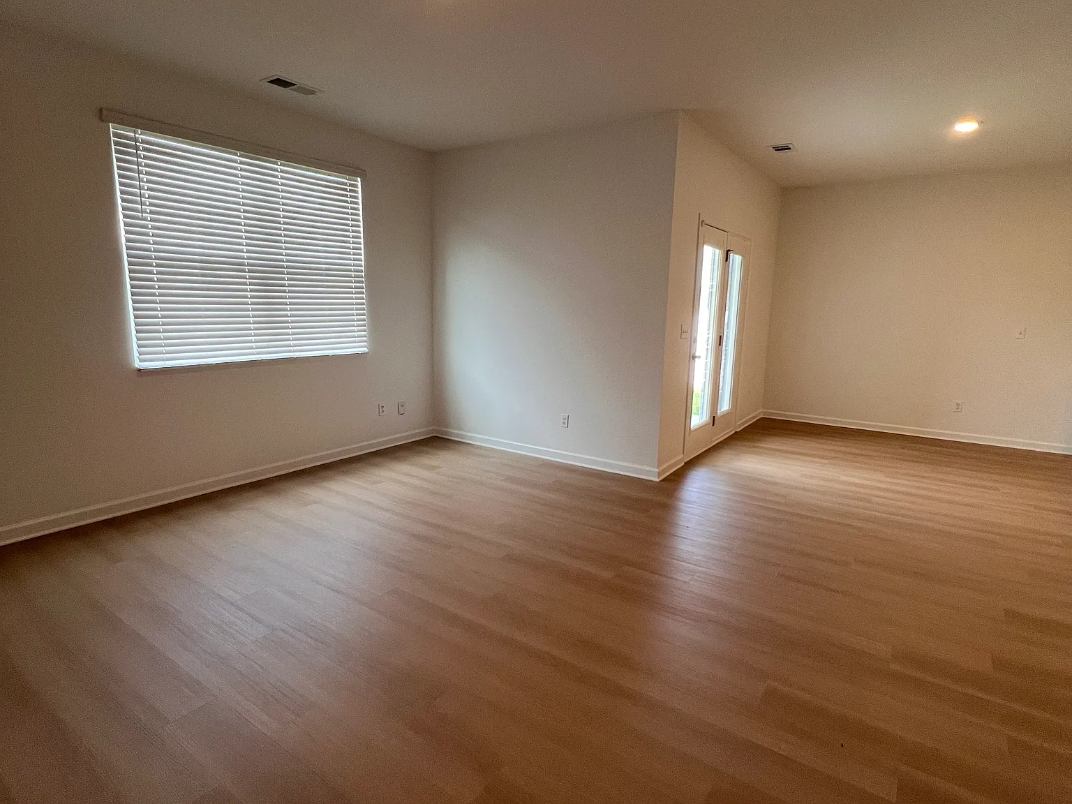 4 bed, 1774 sqft, $2,400 — Photo 4