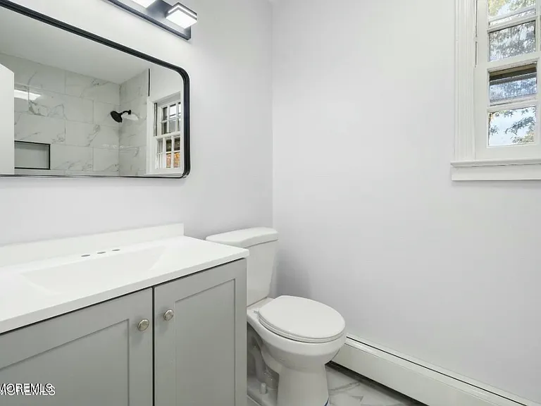 1025 Whittier Ave — Photo 9