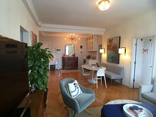 Rented by Moises Farhart, LREB | media 14