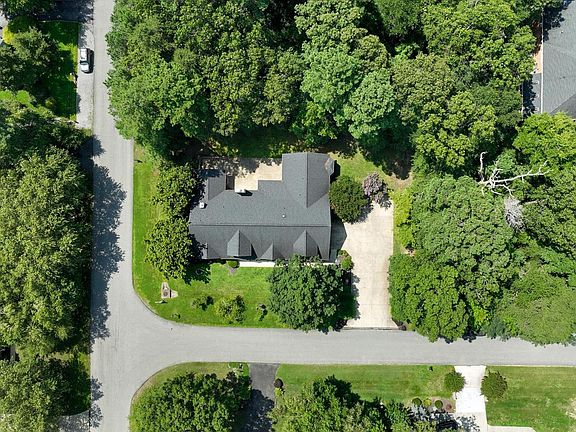 4th image of 14895 Ethan Dr