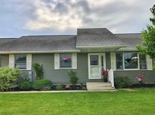 2522 Kylie Ann Rd, Decorah, IA 52101