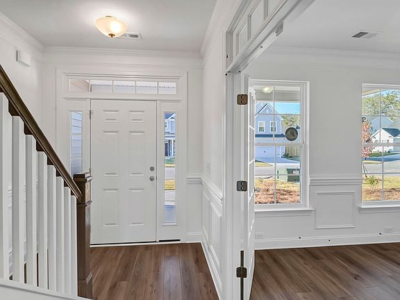 4th image of 229 Secretariat St