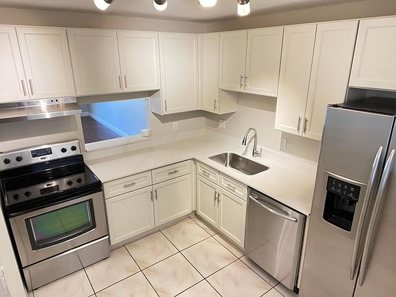 2nd image of 2828 Casita Way #105