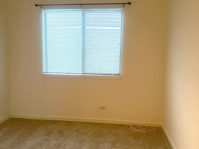 327 Wildberry Ct #D2 — Photo 16