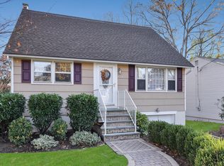 123 Clinton Ave, Hillsdale, NJ 07642