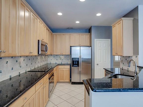 5th image of 1404 Wildflower Ln