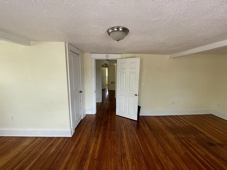 4415 Forest Ave — Photo 44