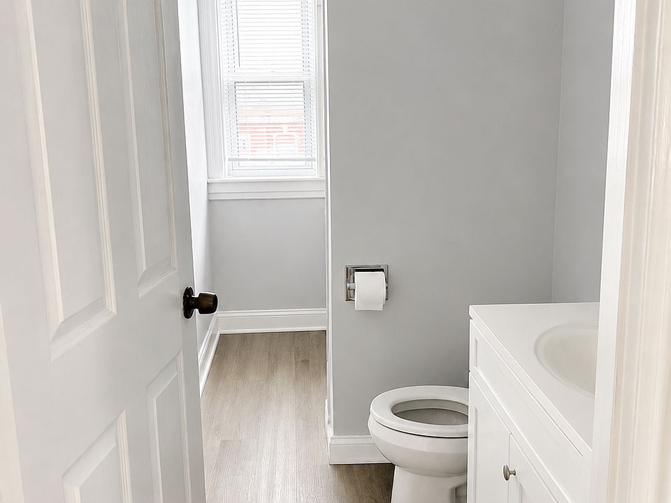 1st image of 309 Dubuque St #4