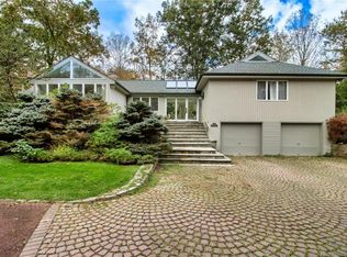 1055 Hanover St, Yorktown Heights, NY 10598