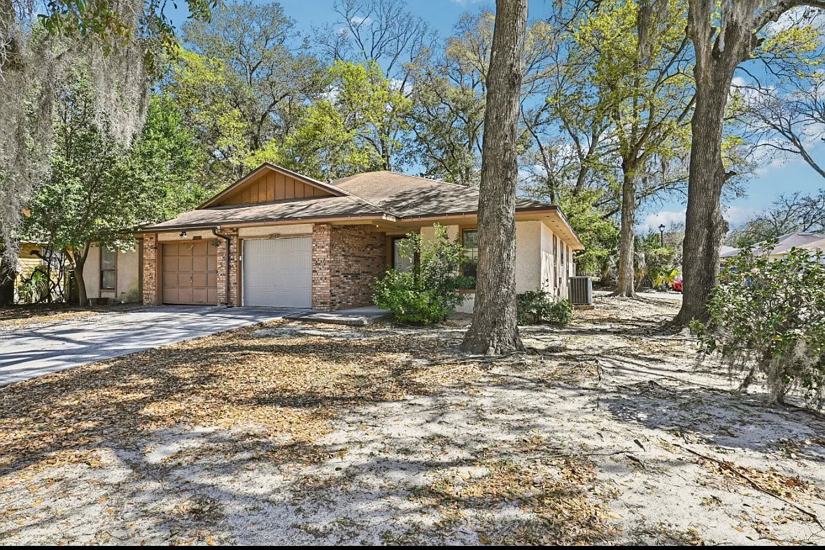 2 bed, 1074 sqft, $1,800 — Photo 3