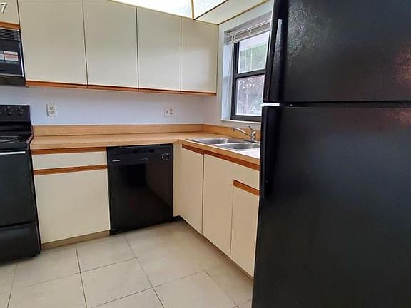 5th image of 1201 SE Parkview Pl #D3