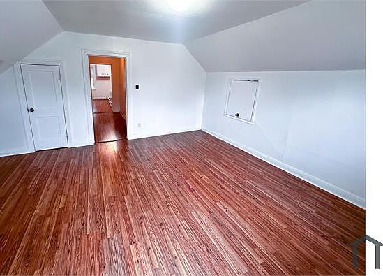 4th image of 1142 Lyle St APT 4