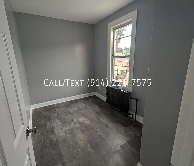 113 Oliver Ave #3R — Photo 4