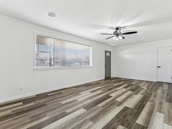 5th image of 136 Carlon Dr
