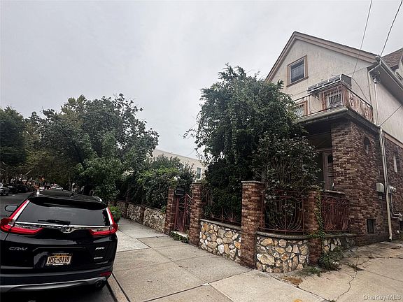 3rd image of 70-14 69 Street
