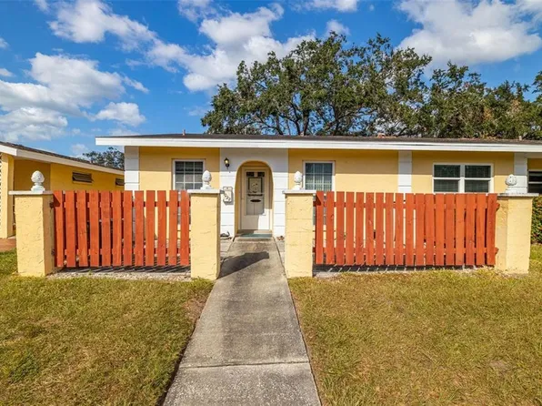 1022 De Soto Dr, Dunedin, FL 34698