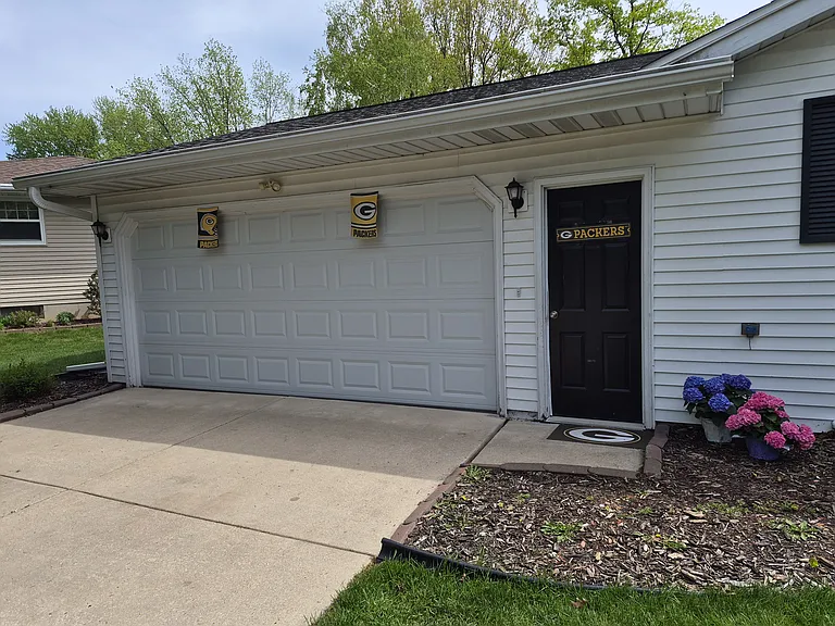 Saint Agnes Dr — Photo 2