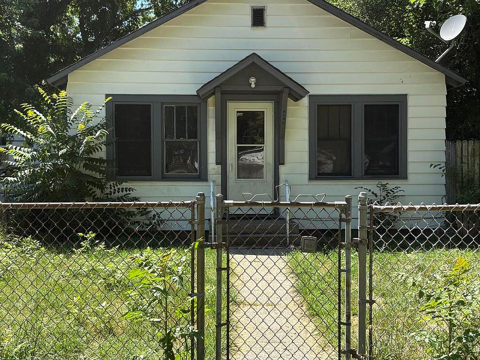 1st image of 1016 Villa Ct