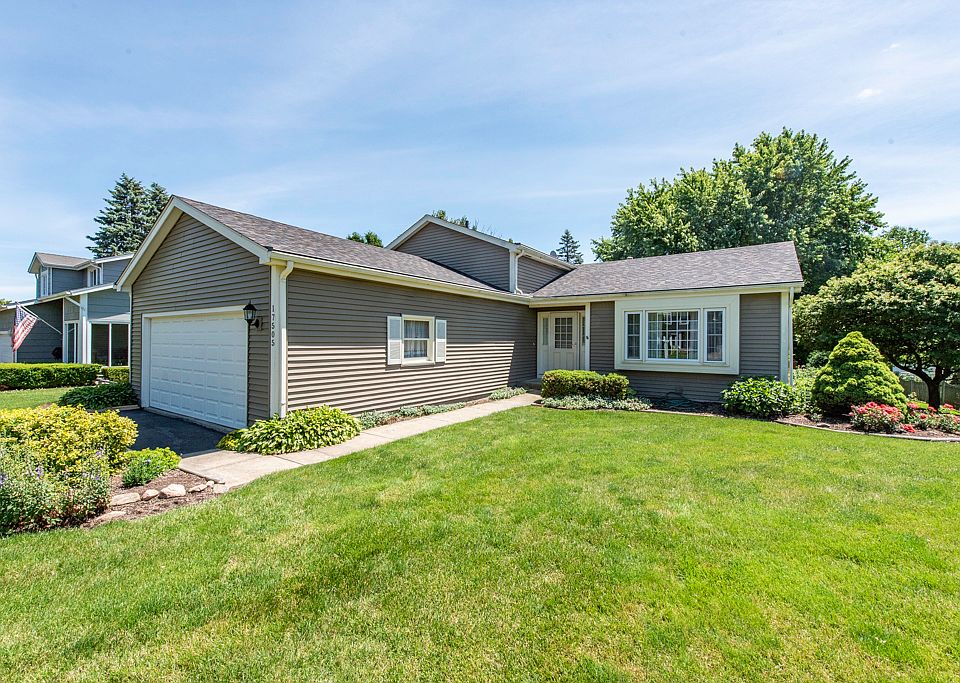 1st image of 17505 W Woodland Dr