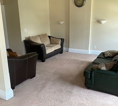 2nd image of 301 Linwood Ave APT 2