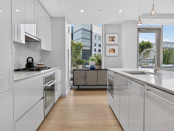 4th image of 135 Seaport Blvd Unit 2007