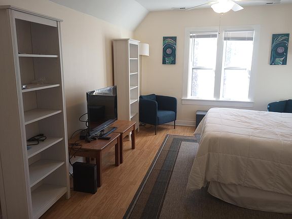2nd image of 1245 N Maplewood Ave #2