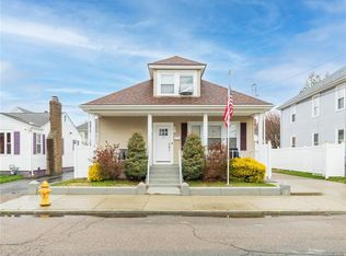 190 Suffolk Ave, Pawtucket, RI 02861