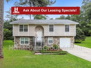 6620 Connell Rd, Fairburn, GA 30213