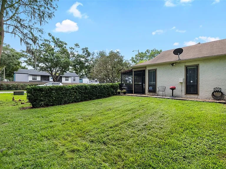 11520 Galleria Dr — Photo 25