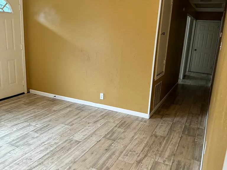 307 Greenwood Dr — Photo 8
