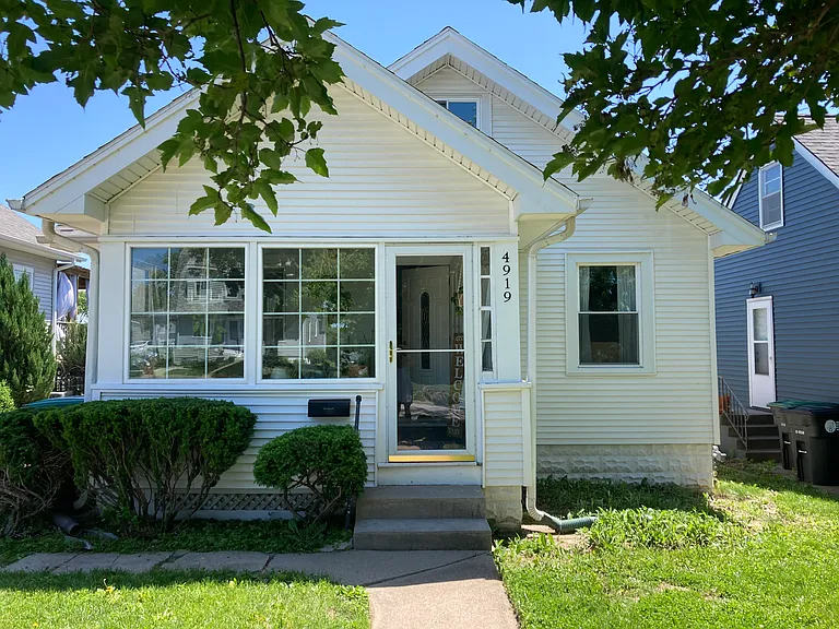4919 Pine St — Photo 1