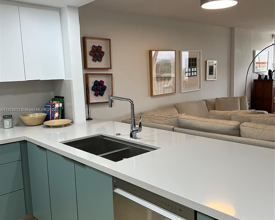 1st image of 1915 Brickell Ave APT C812