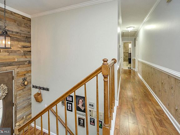5th image of 441 Laurel Ave